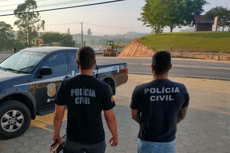 Polícia Civil deflagra operação para apurar fraude à licitação e associação criminosa em Içara