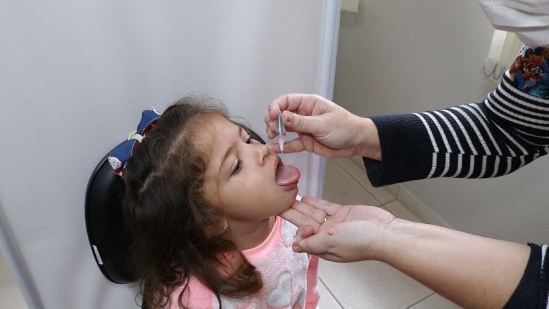 Vacina contra a pólio continua à disposição