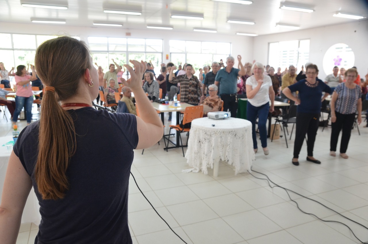 Tarde dos Idosos é retomada com encontro na sexta-feira