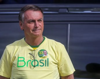 ‘Expectativa de vitória’, diz Bolsonaro ao votar na Vila Militar, Zona Oeste do Rio