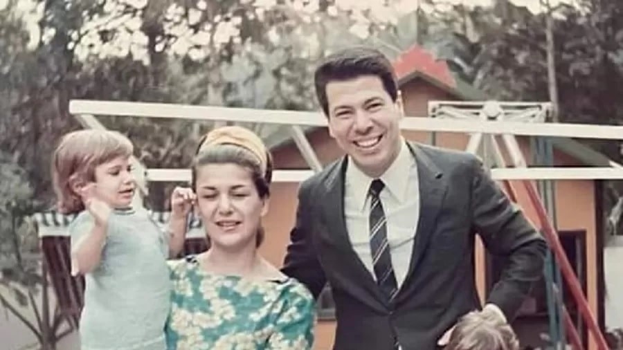 [VÍDEO] – Segredo e arrependimento: como foi o primeiro casamento de Silvio Santos