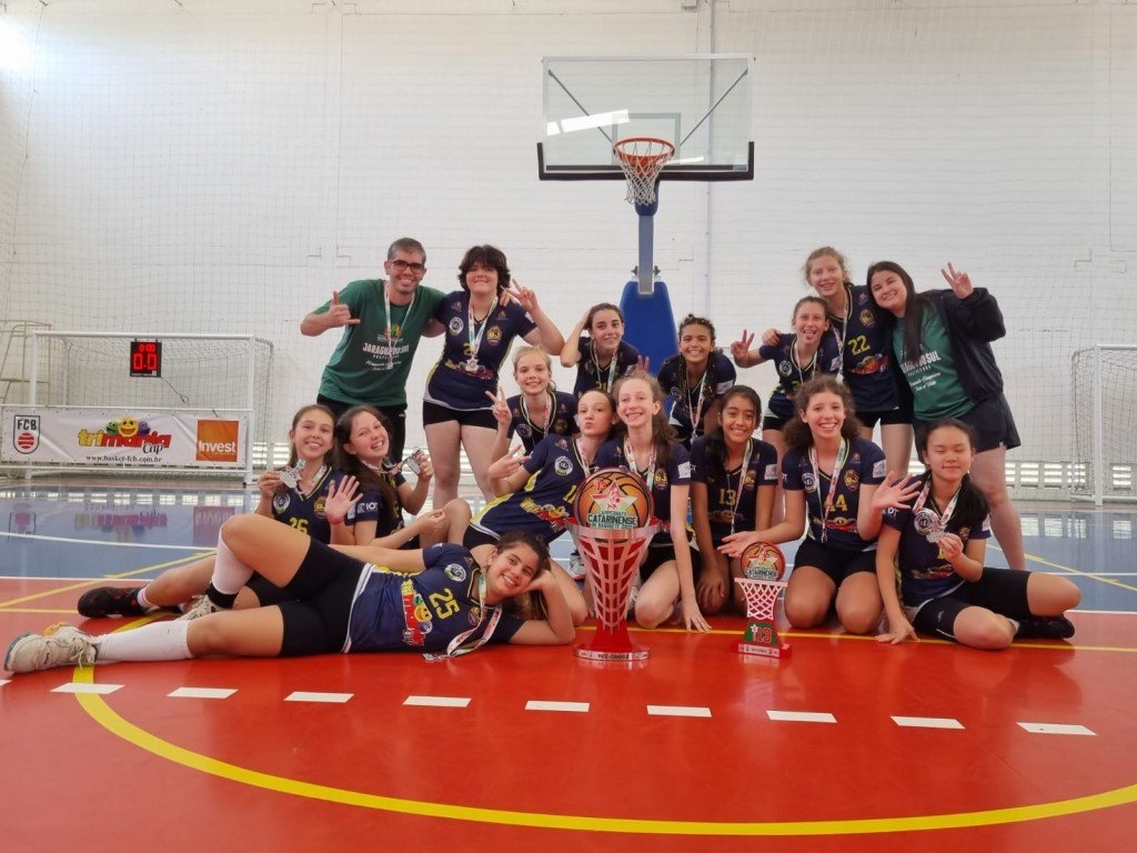 Meninas do basquetebol terminam a temporada com o vice-campeonato
