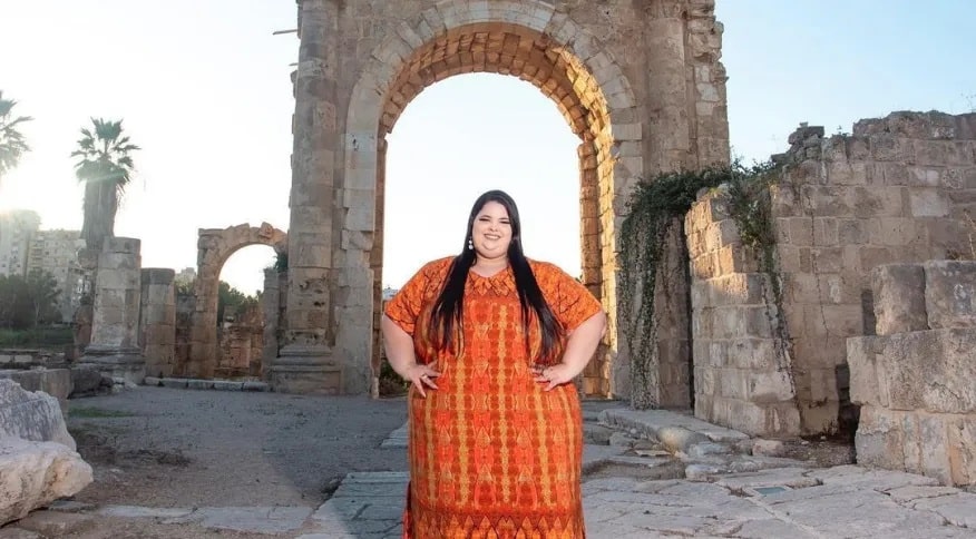 Modelo brasileira é impedida de embarcar em voo por ser “gorda demais”