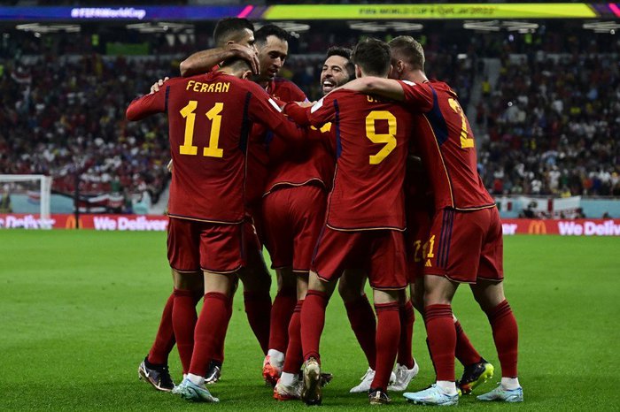 Espanha estreia com goleada sobre a Costa Rica e assume liderança do Grupo E