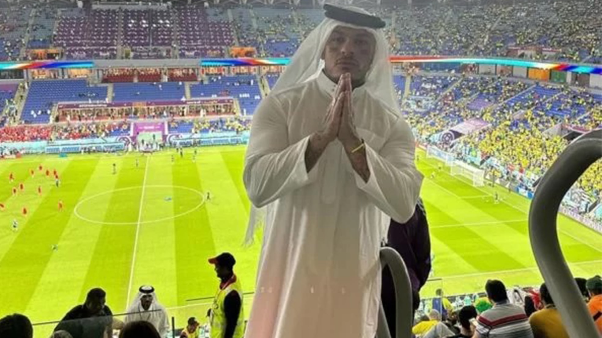 Influencer é proibido de entrar em estádio no Catar com pulseira LGBT