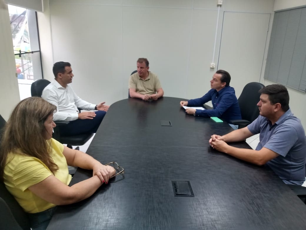 Gestão discute capela mortuária e a construção de um columbário