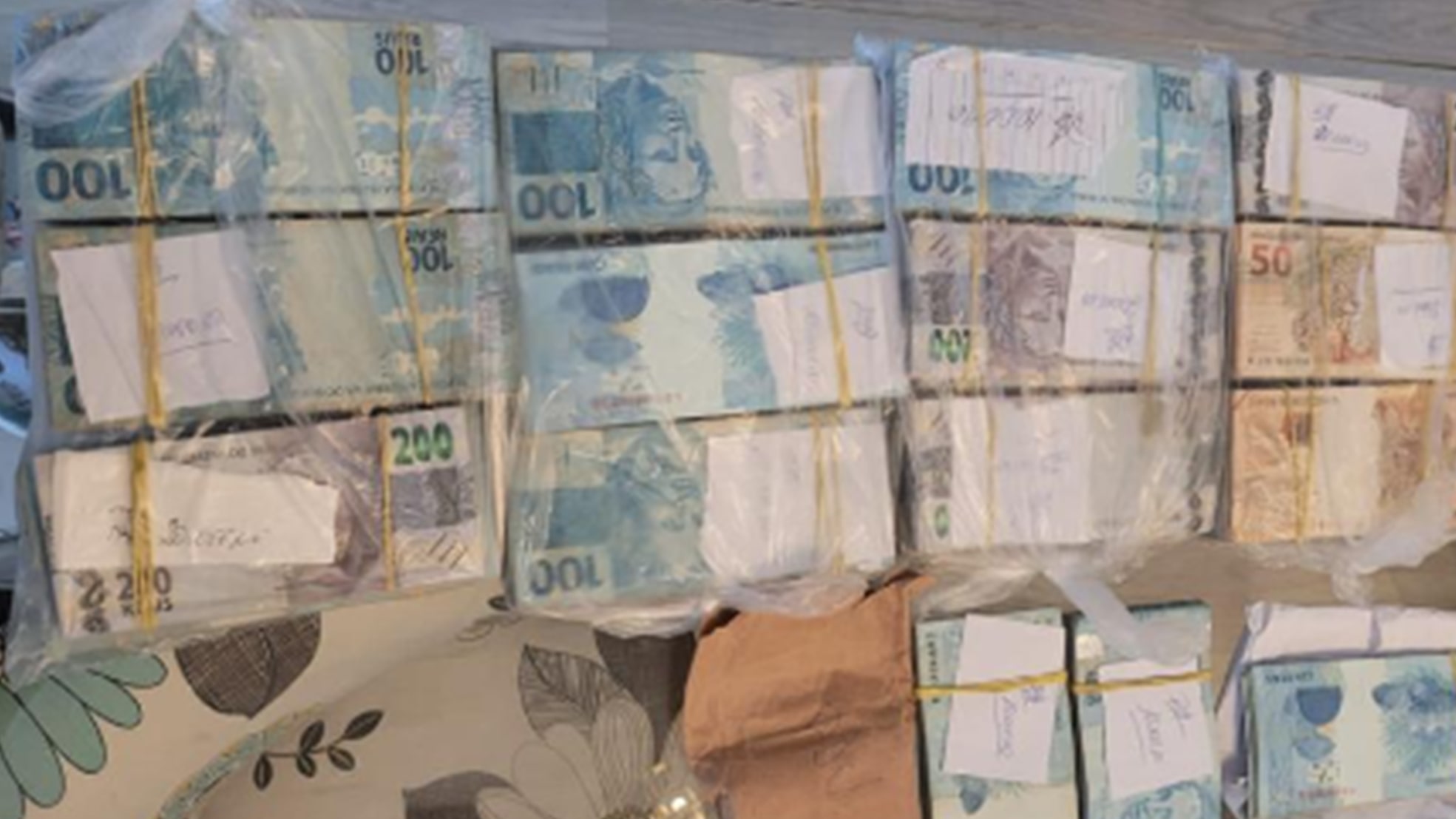 GAECO e Grupo Anticorrupção do MPSC deflagram operação “Mensageiro” em 30 municípios