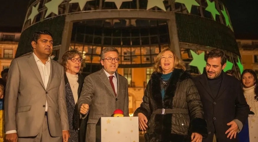 Após contagem regressiva, luzes de árvore de Natal de Lisboa falham e vídeo viraliza