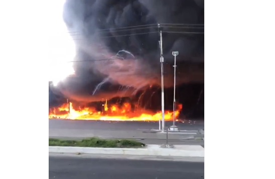 [VÍDEOS]: loja da Havan pega fogo em Vitória da Conquista, na Bahia
