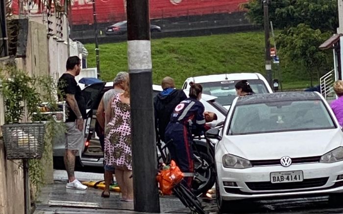 [VÍDEO] – Homem é morto a tiros na porta de casa