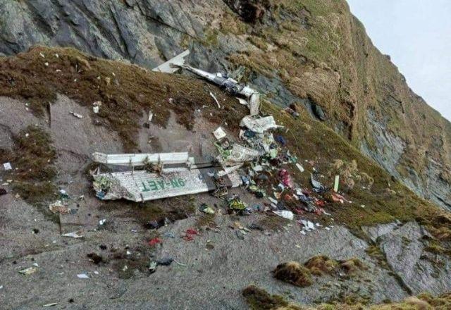 Caixas-pretas de avião que caiu no Nepal são encontradas
