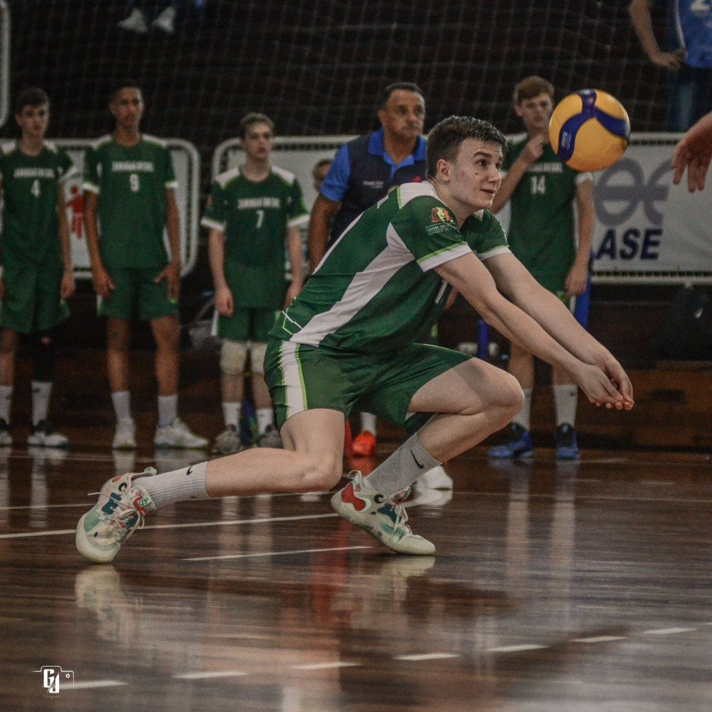 Voleibol: Jovens talentos jaraguaenses brilham em cenário nacional