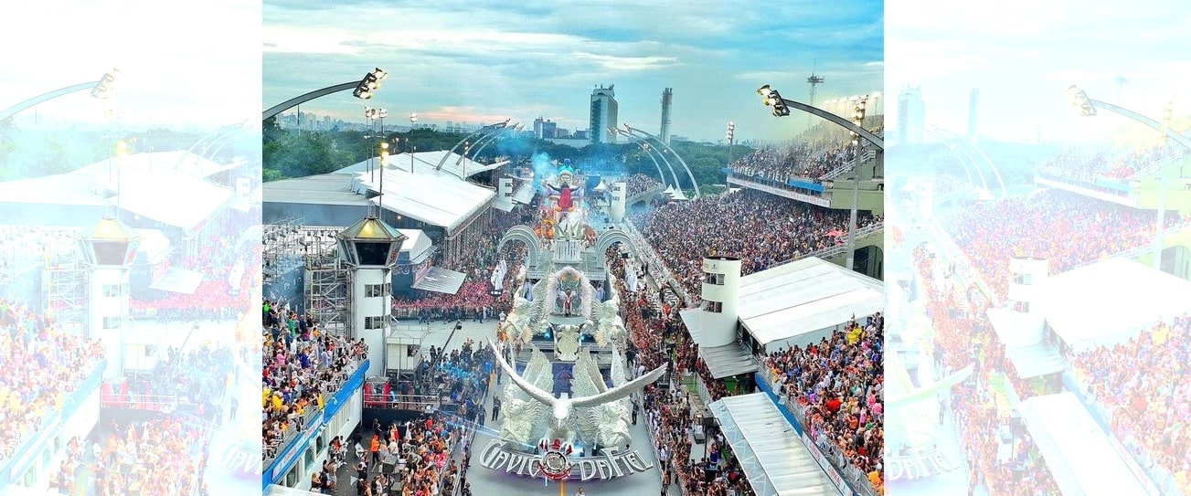 Homem que representou Jesus no carnaval é internado