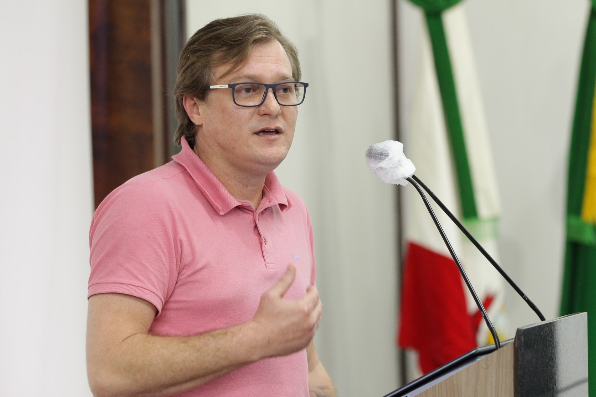 Ronnie Lux quer convênio para emitir passaportes em Jaraguá do Sul