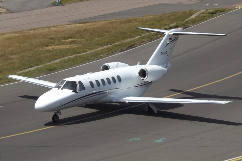 Maior orçamento da Cultura neste ano incentiva compra de aviões executivos por artistas, afirma VKN