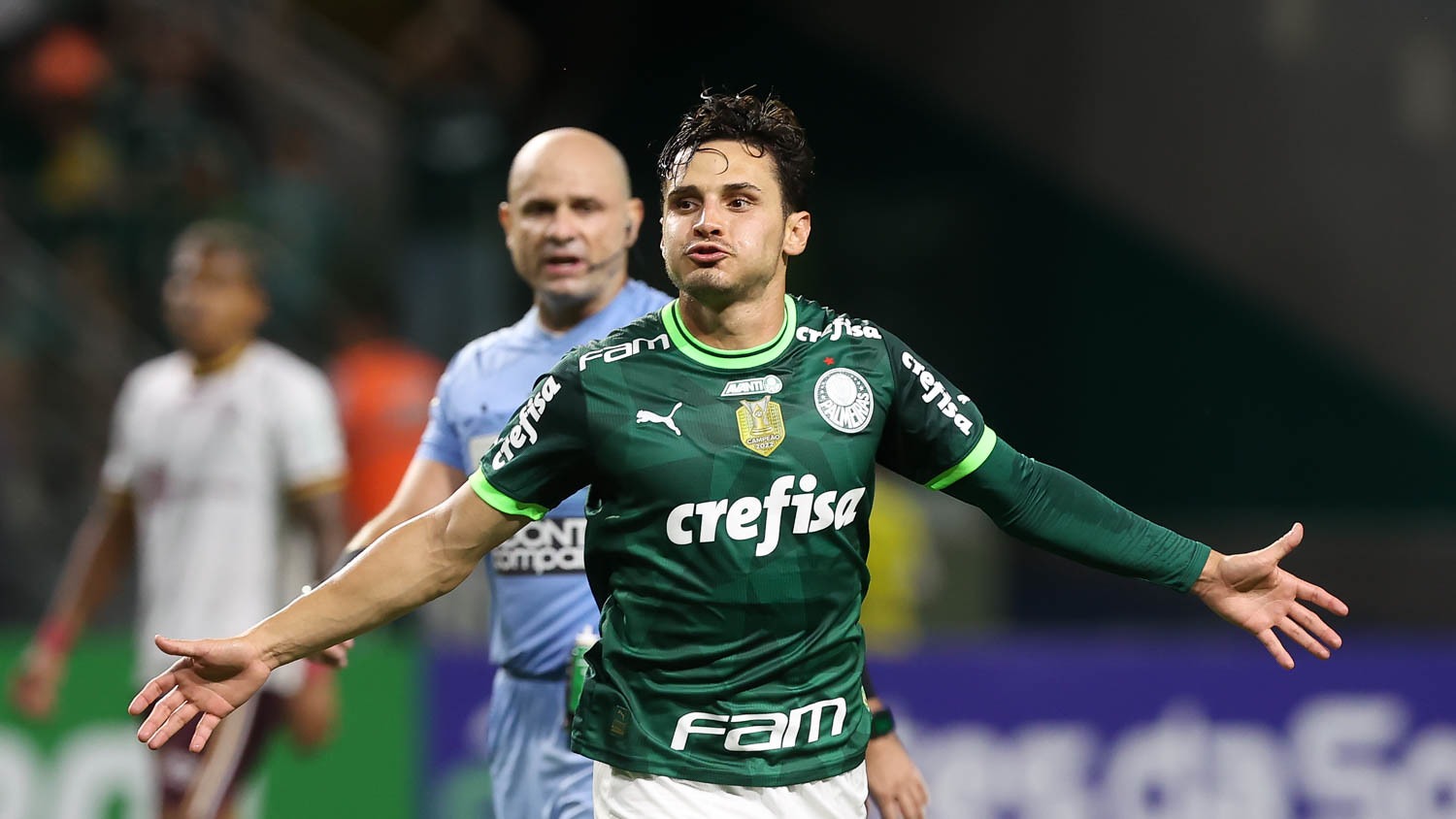 Raphael Veiga decidiu mais um resultado para o Palmeiras