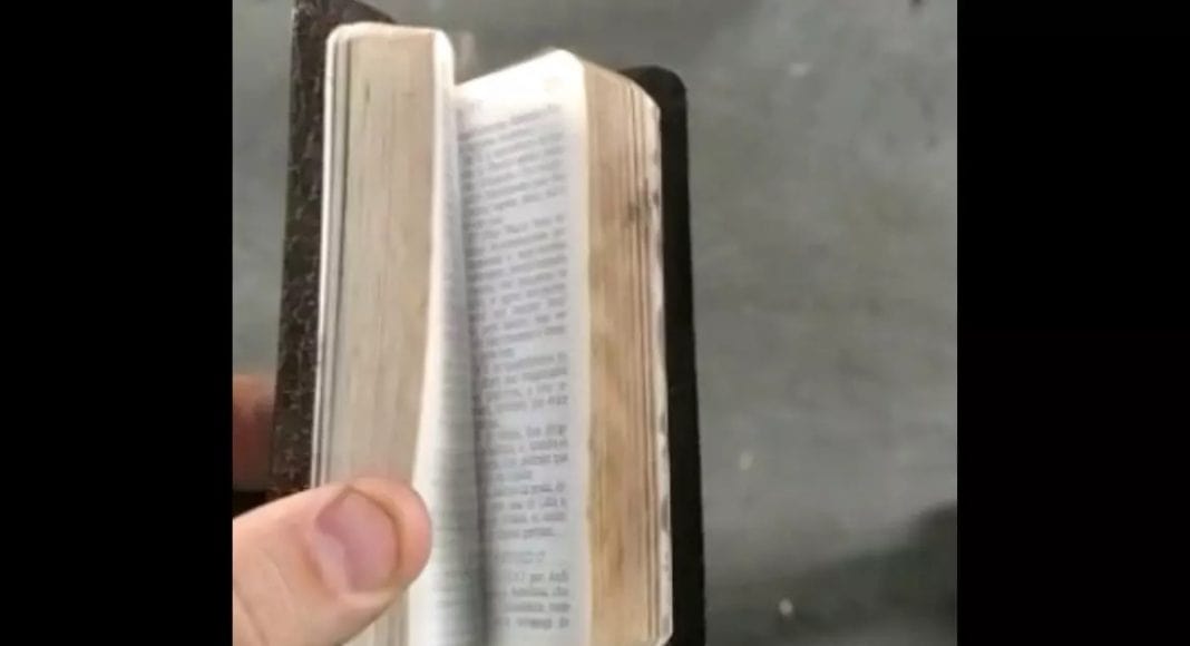 VÍDEO – Bíblia é encontrada intacta em galpão da Fischer que pegou fogo em Brusque