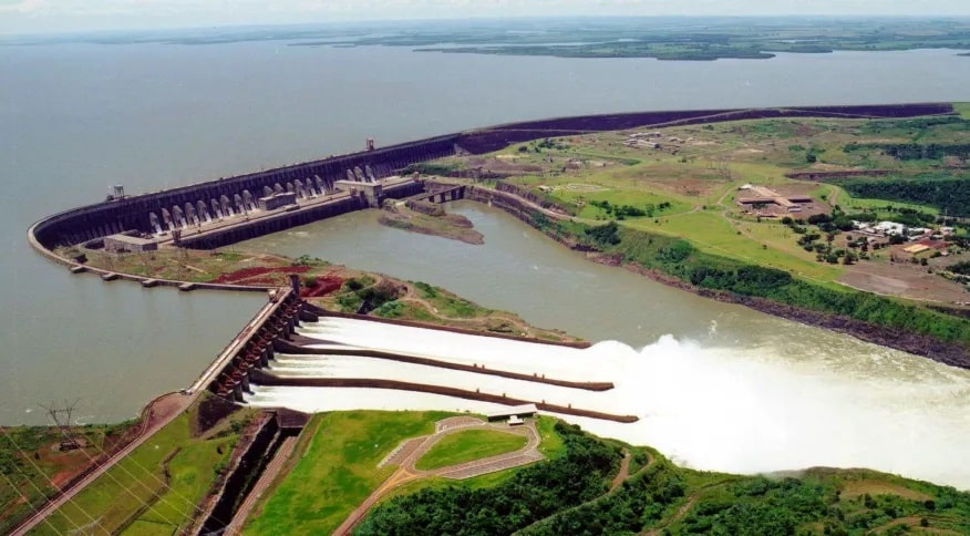 Gestão bolsonarista de Itaipu celebra pagamento de dívida histórica nesta terça