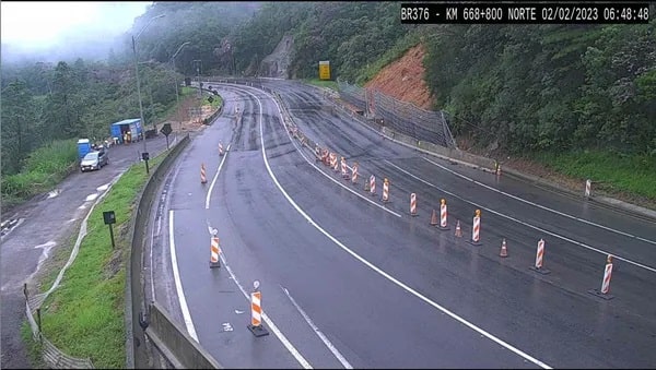 BR-376: Trecho onde houve deslizamento volta a ser bloqueado entre o Paraná e Santa Catarina