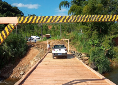 Liberada passagem provisória ao lado da Ponte da Trindade