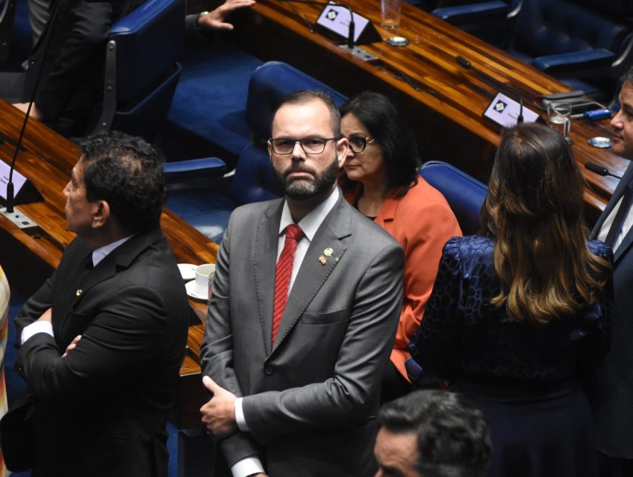 Senador Jorge Seif oficializa pedido de informações aos ministérios da Pesca e do Meio Ambiente sobre suspensão da pesca da tainha