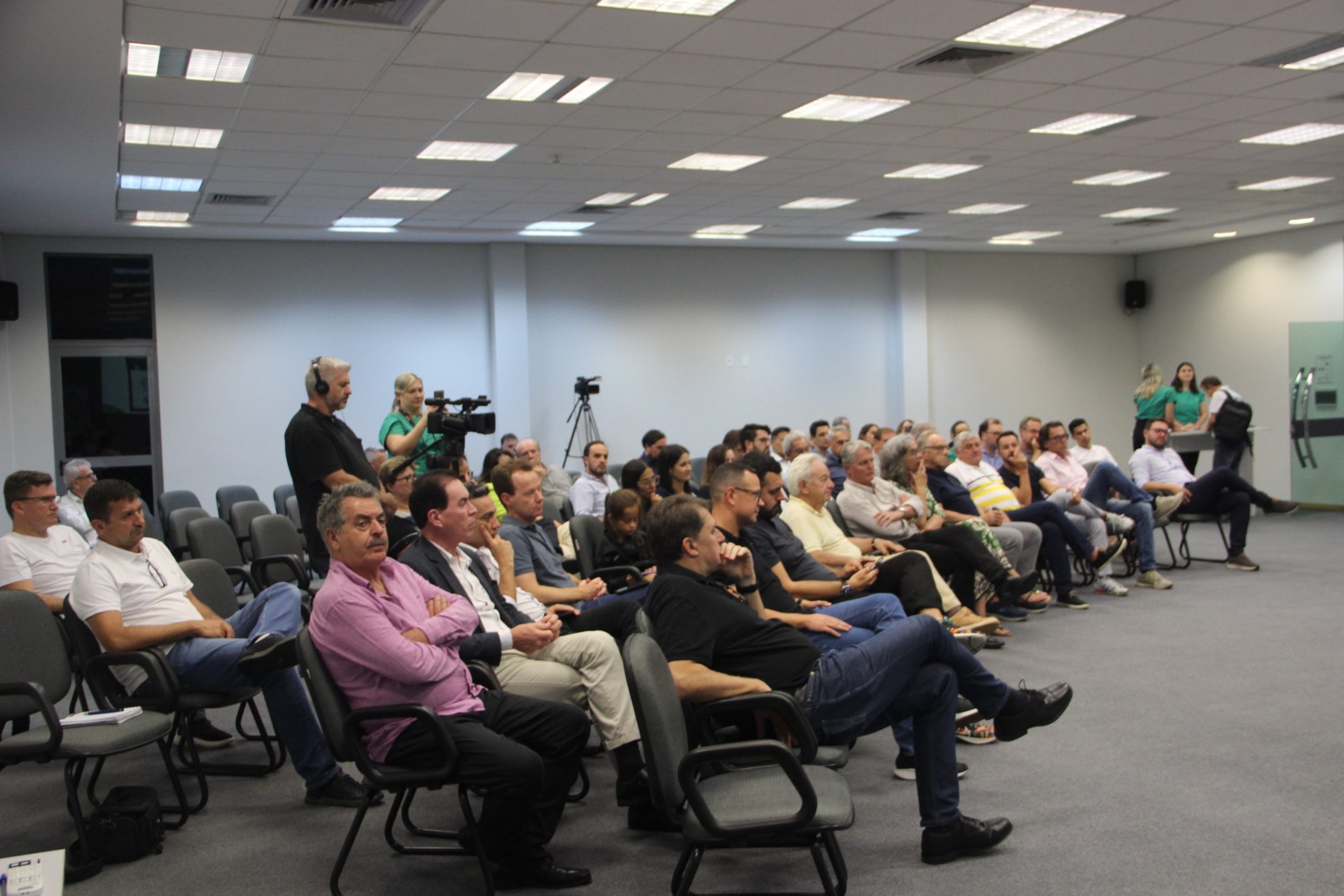 Acijs reconduz diretoria, lança logomarca e prepara evento: 85 anos