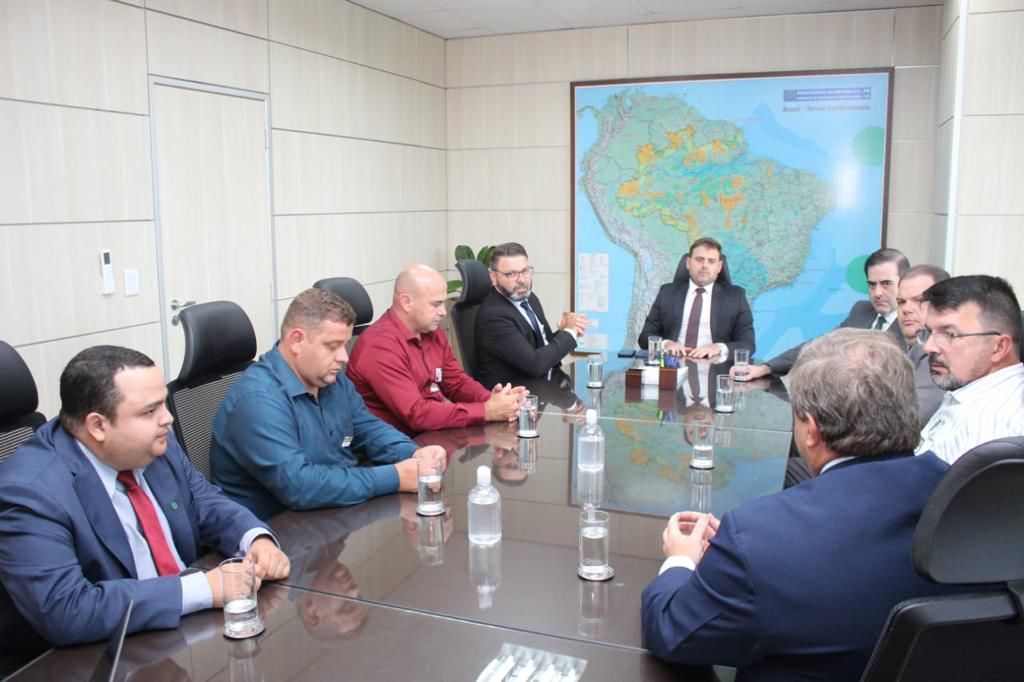 Deputado Chiodini busca ajuda para bananicultores da região Norte