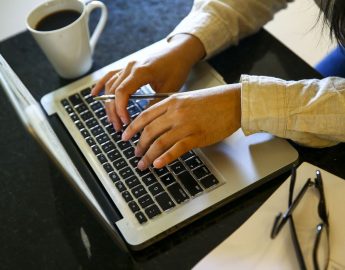 Formação de professores é entrave ao uso de tecnologia em sala de aula