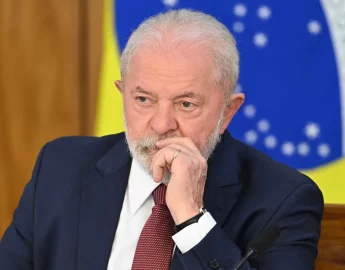Ministro procura Lula e coloca cargo à disposição