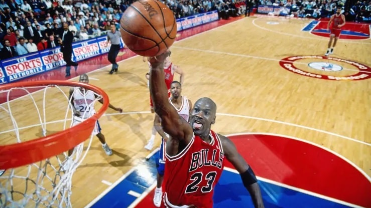 Michael Jordan celebra 60º aniversário  e presenteia ONG com “pequena” fortuna