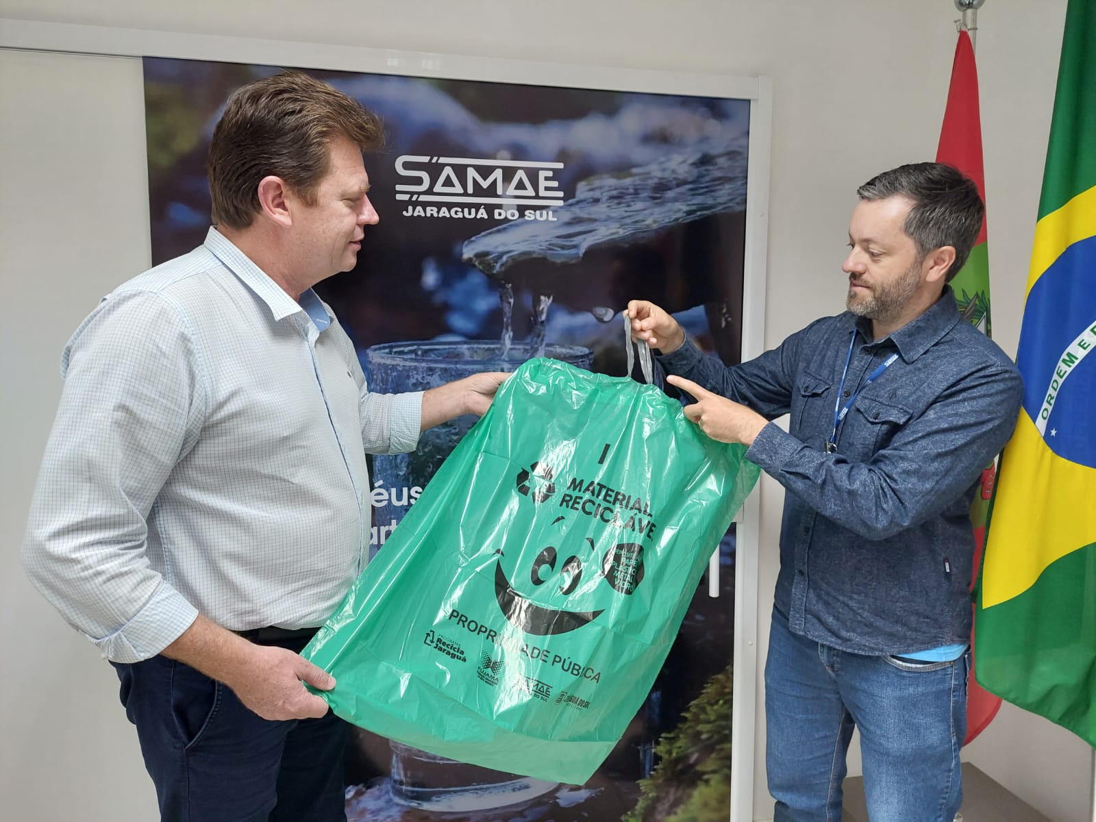 Novo saco verde começará a ser entregue na próxima semana