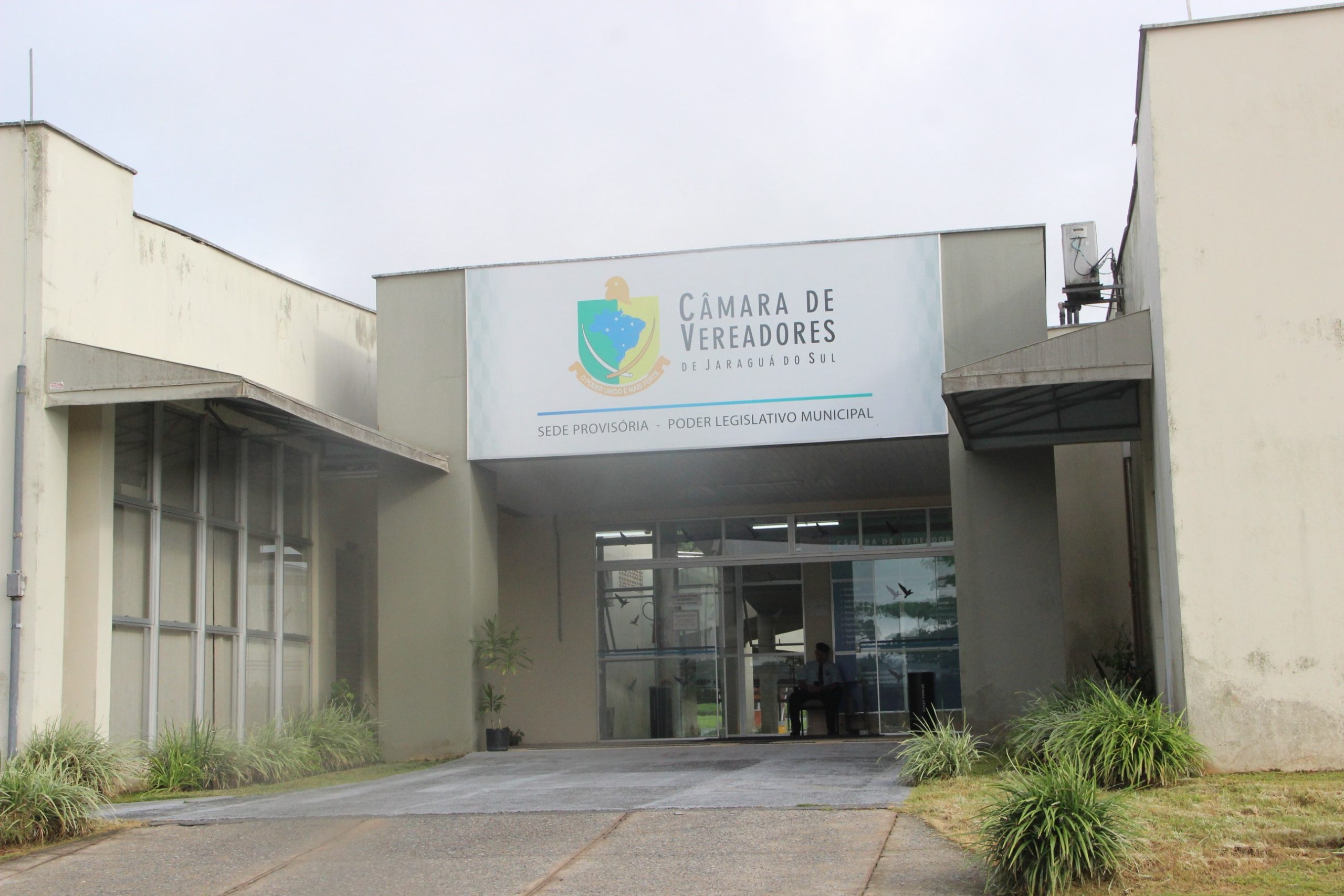 Obras públicas inacabadas não podem ser inauguradas