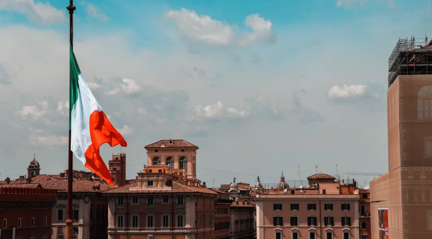 Governo da Itália quer penalizar uso de palavras em inglês para preservar a língua italiana