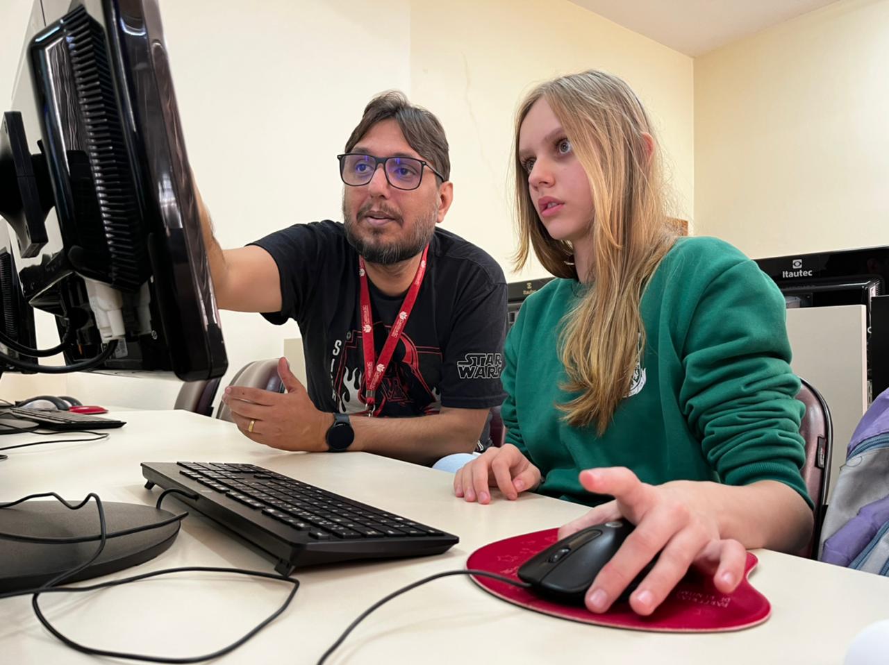 Estudantes da rede pública começam a ter aulas de programação