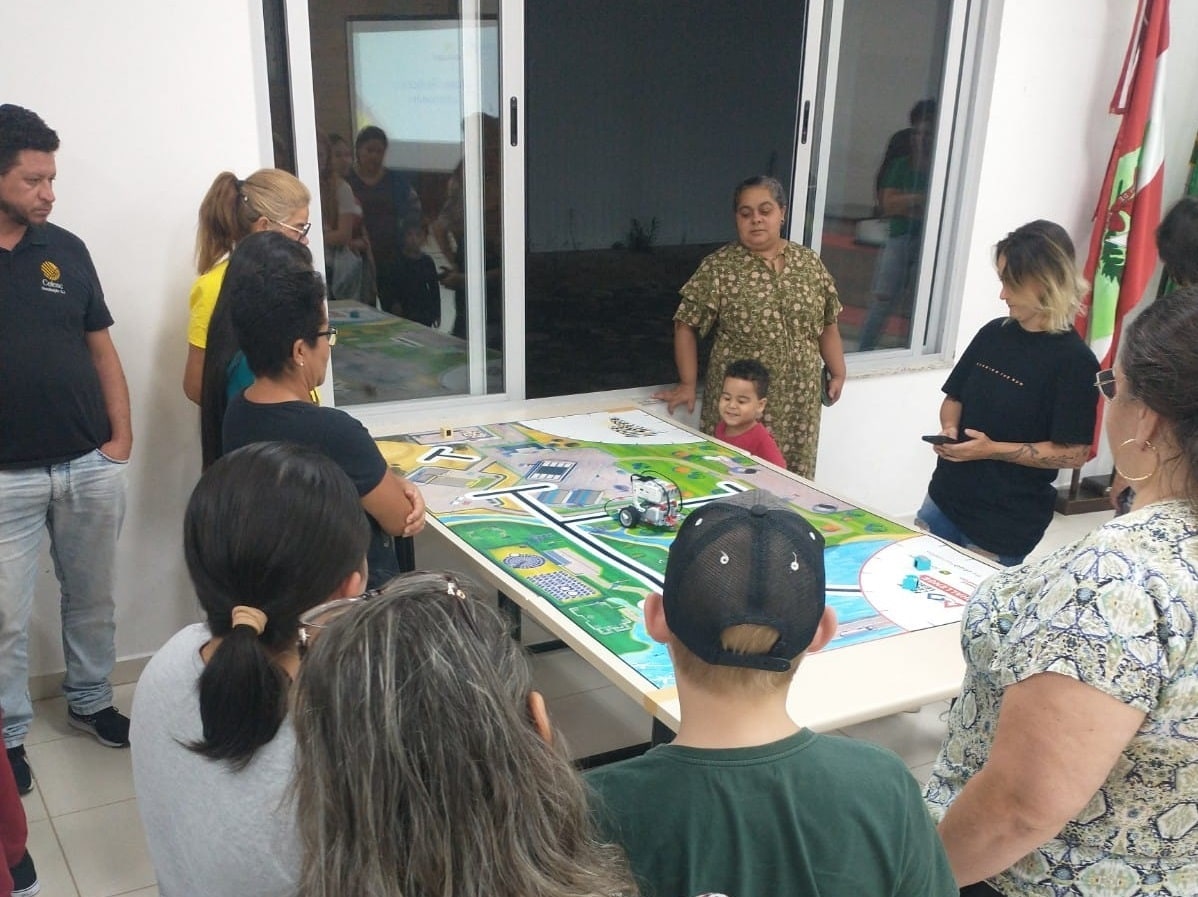 Educação oferece aprendizagem de robótica e ao mundo do trabalho