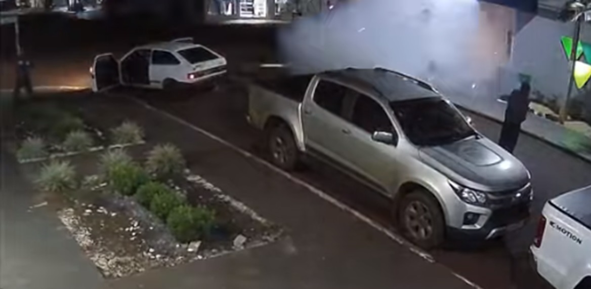 VÍDEO – Confira a ação dos ladrões: Duas explosões no Sicoob em Nova Santa Rosa