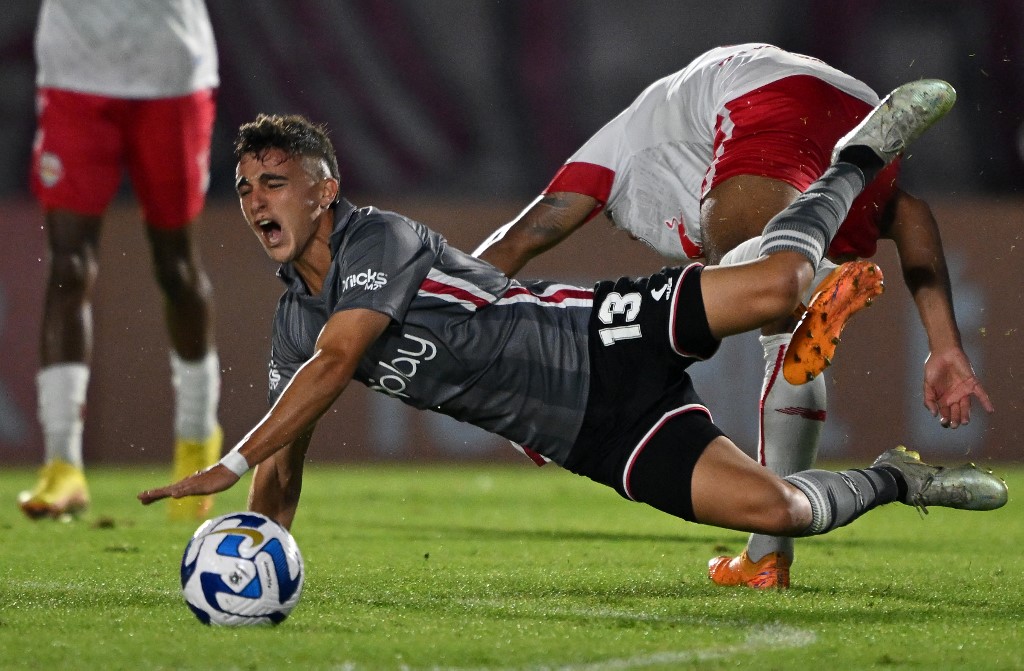 Futebol: Red Bull empata com Estudiantes na Sul-Americana