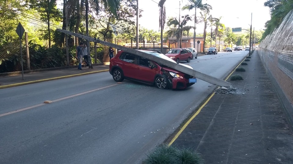 Acidente na rua Wolfgang Weege/Januário Airoso, confira as imagens