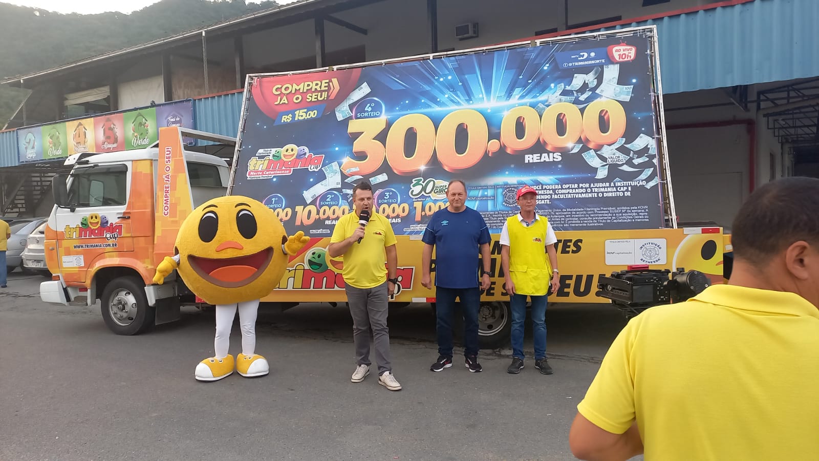 Jaraguaenses levam bolada na Trimania, veja o vídeo