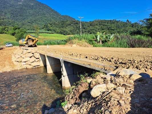 Travessia entre bairros é liberada para o tráfego 