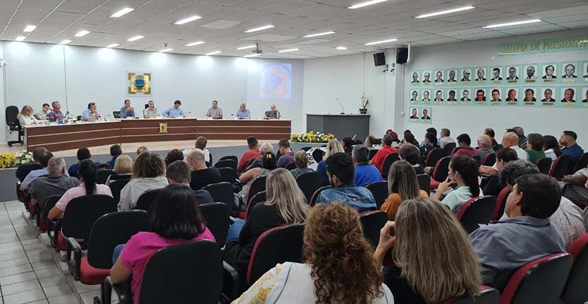 Base do governo quer esclarecimento sobre situação do prefeito Chiodini