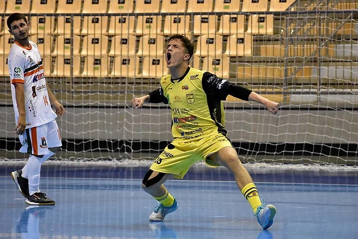 Futsal: Jaraguá sub-20 goleia Camboriú no estadual na Arena