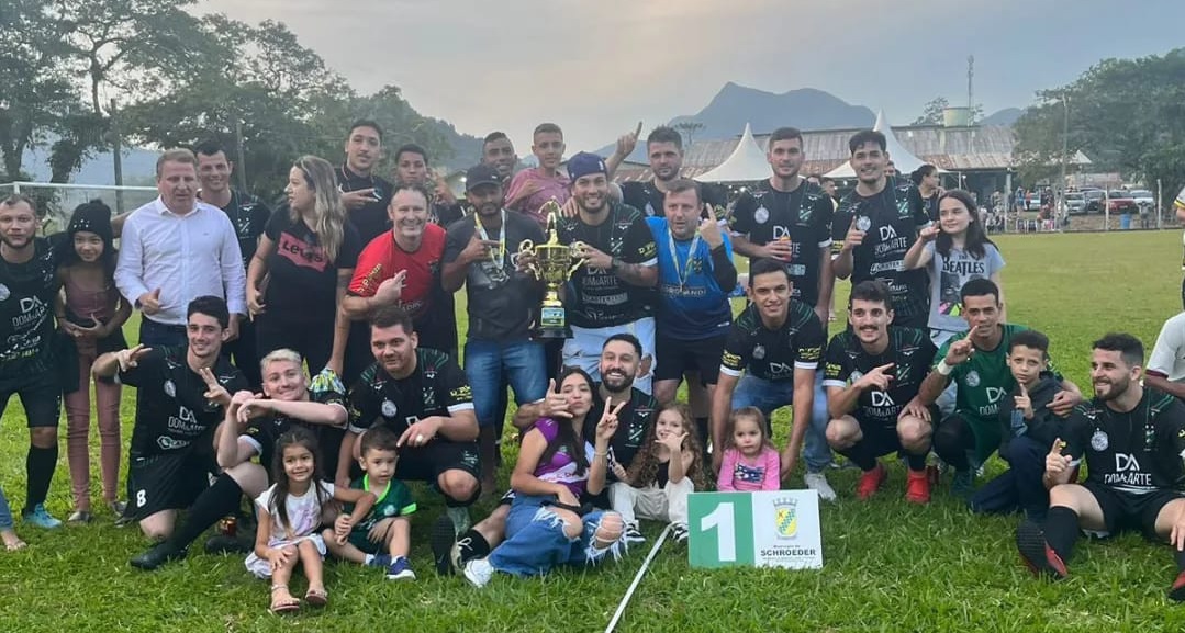 Futebol: Amigos da Vila é campeão do 10º Campeonato Municipal de Futebol Suíço de Schroeder
