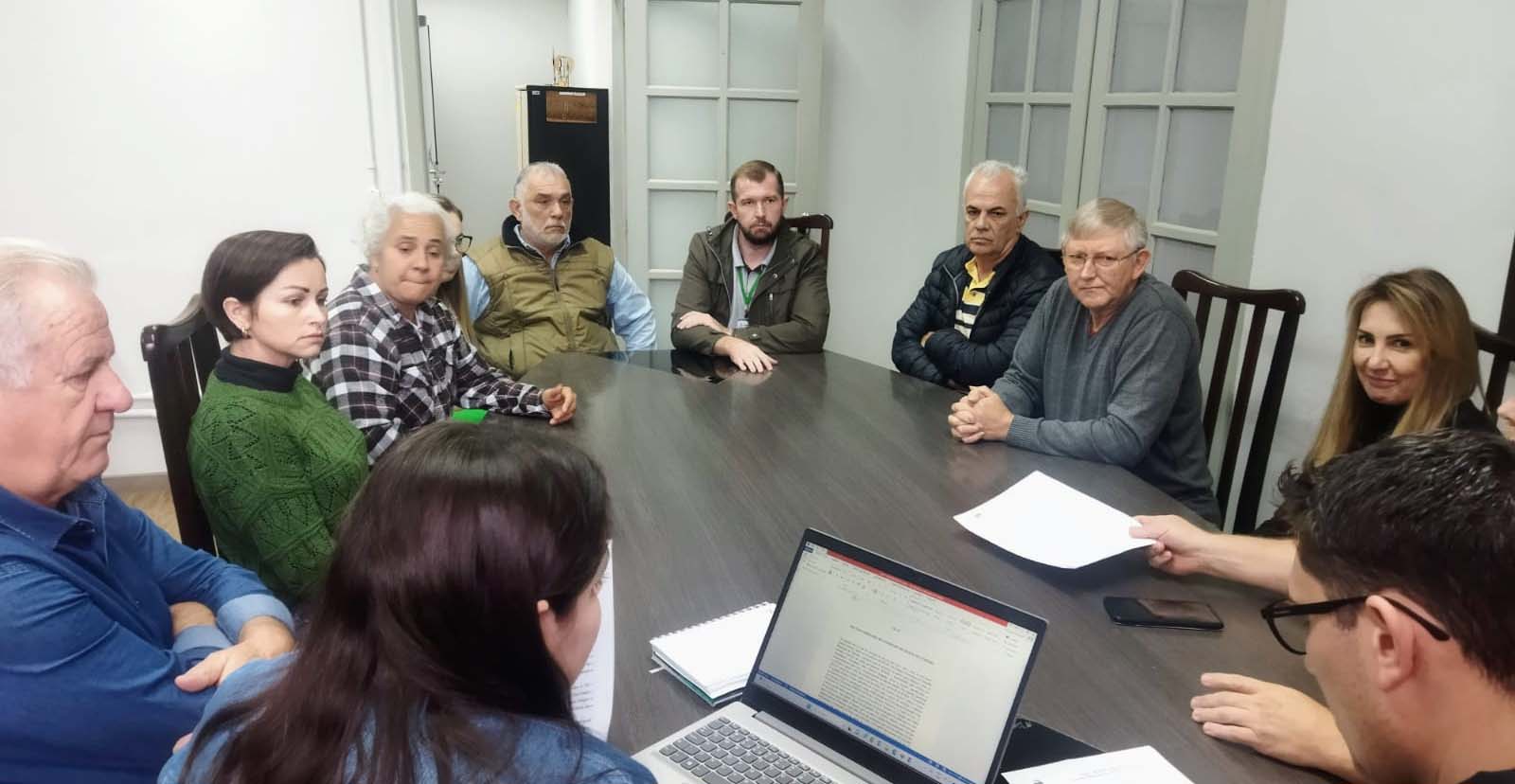 Débora Tomelin volta à presidência do Comtur