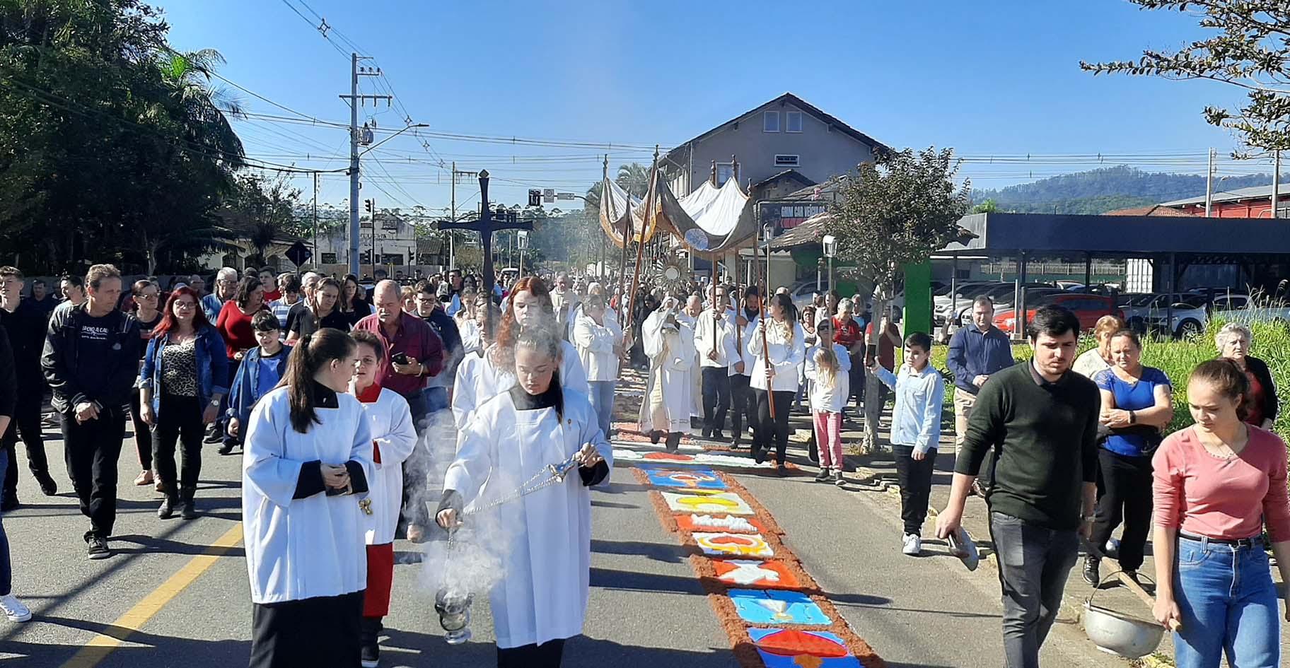 Milhares foram às ruas na celebração de Corpus Christi