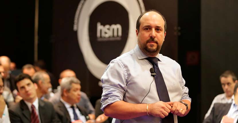 Luís Lobão palestra no aniversário de 55 anos da Câmara Lojista