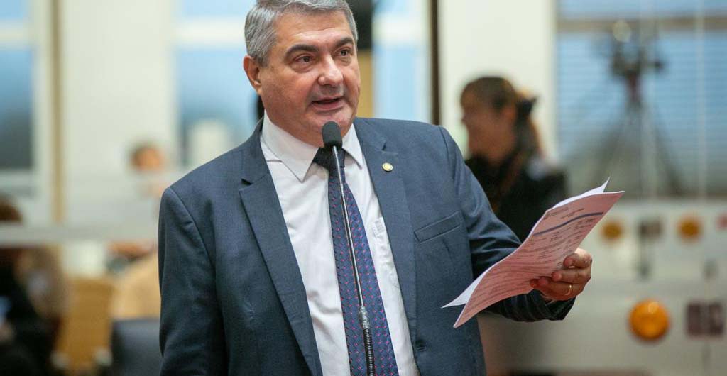 Escolas cívico-militares serão mantidas, diz MEC a Lunelli