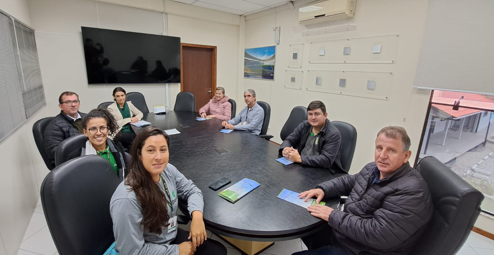 Consultoria trata com Município sobre linhas de transmissão