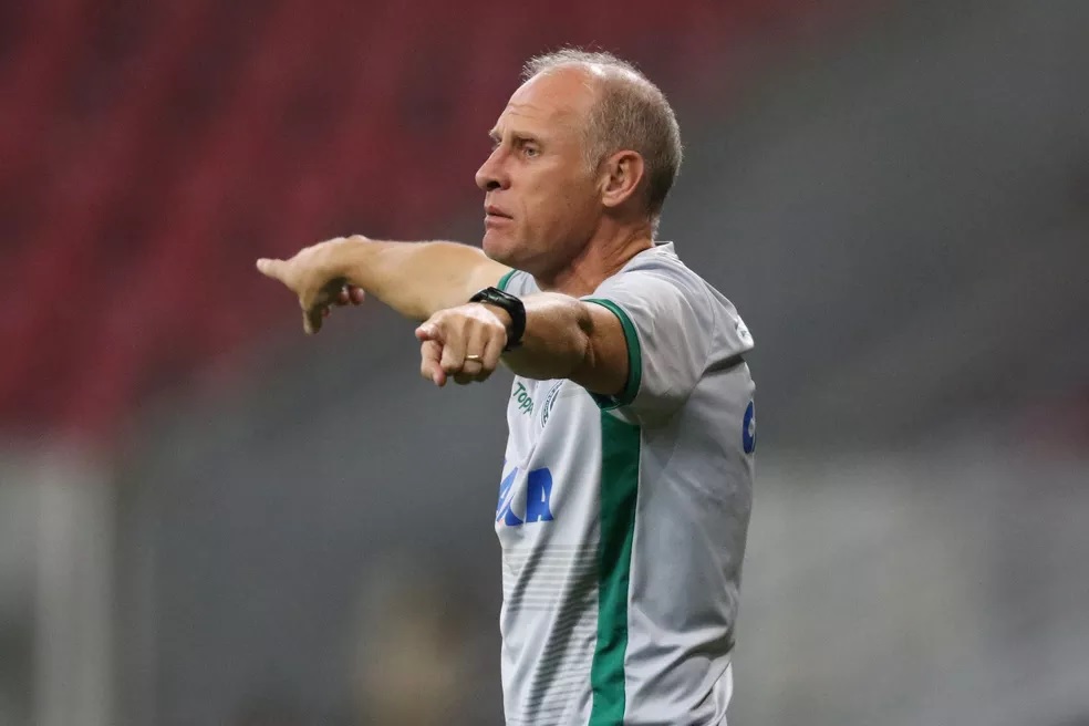 Futebol: Sílvio Criciúma é o novo treinador do Juventus