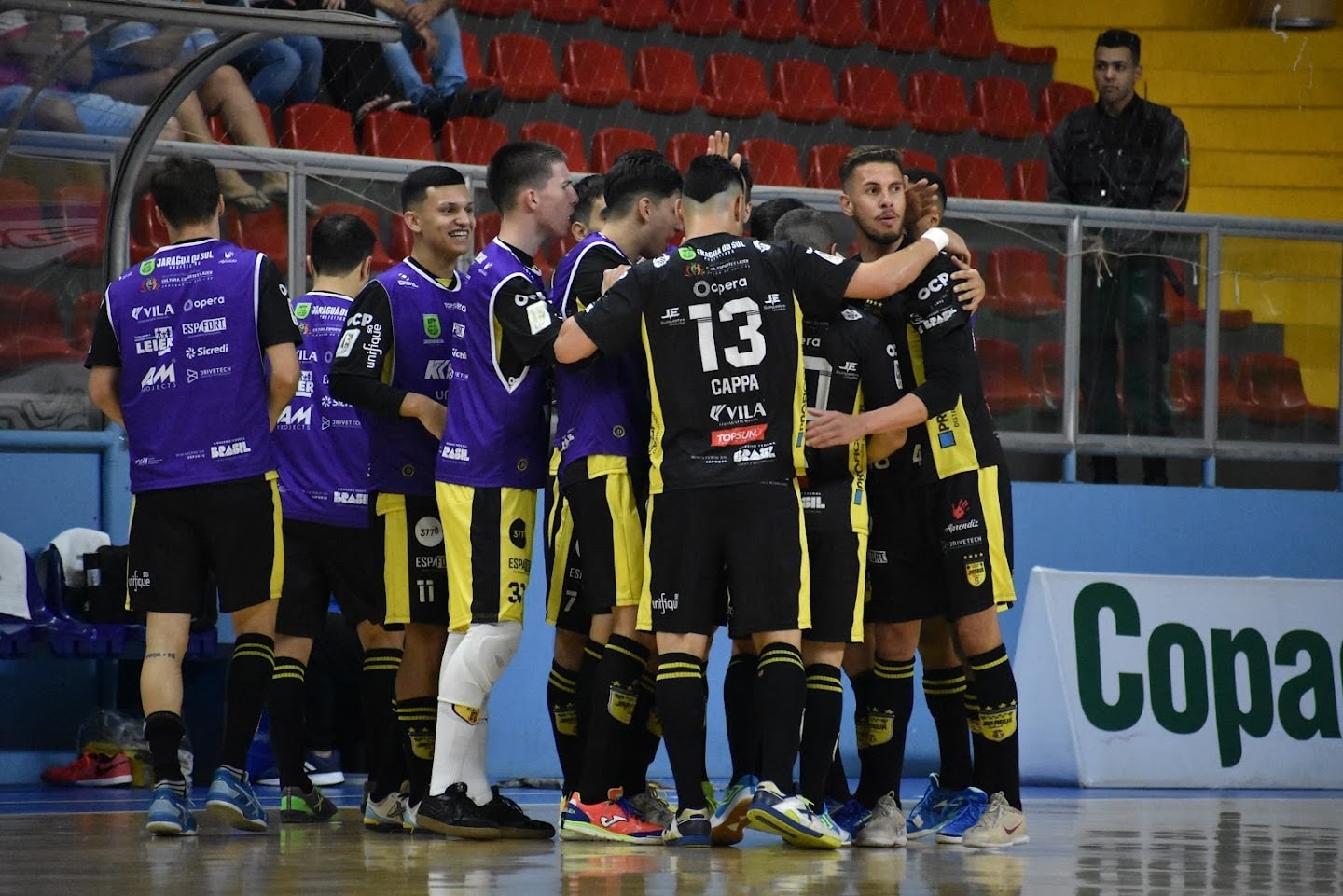 Futsal: Com o fechamento da rodada, Jaraguá diminui a vantagem para o quinto colocado na LNF